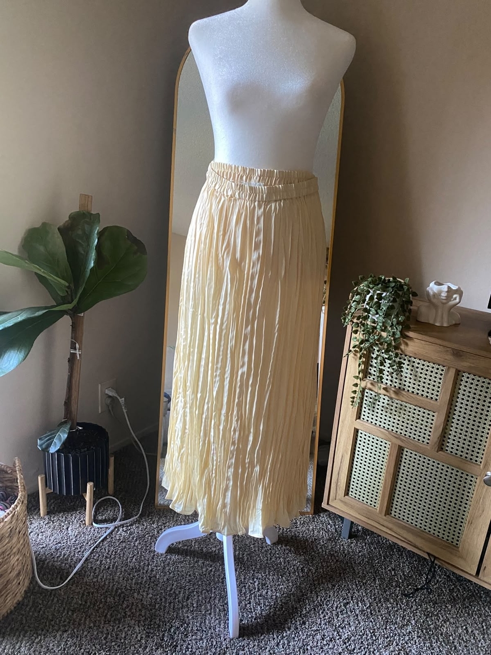 Light Yellow Pleated  Skirt - Women